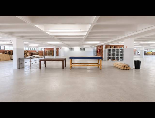 1,500M² BUILDING TO LET IN STAMFORD HILL